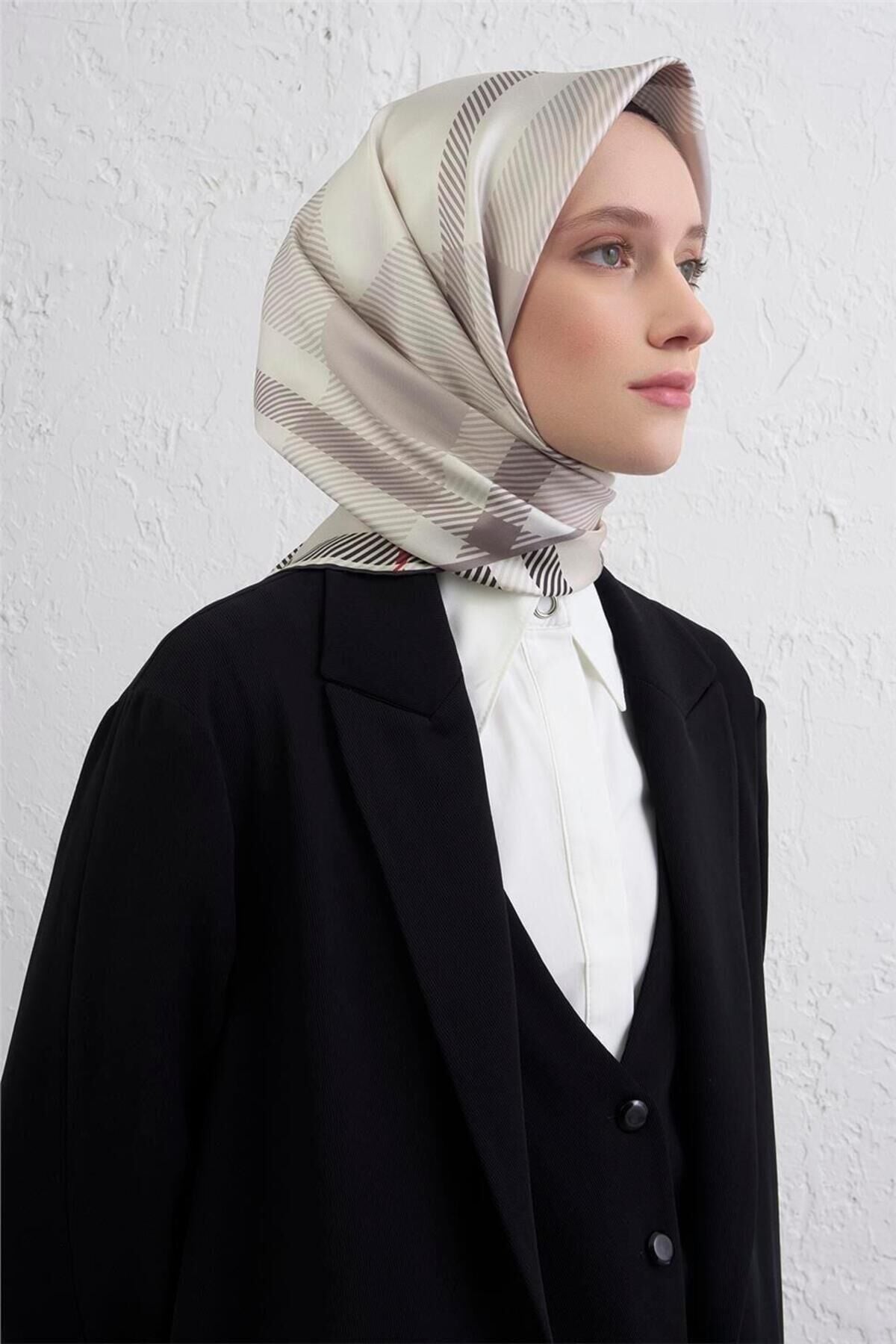 Saf İpek Sura Eşarp 9418D 82 Ekru