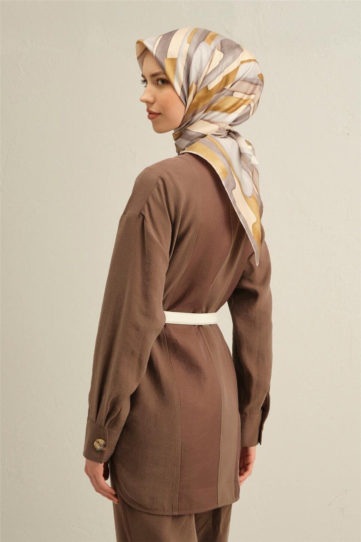 Soyut Desenli Saf İpek Twill Eşarp 9306D 32 Gri̇