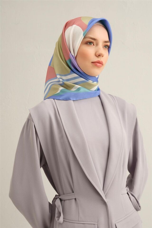 Geometrik Desenli Saf İpek Sura Eşarp 9313D 56 Mavi̇
