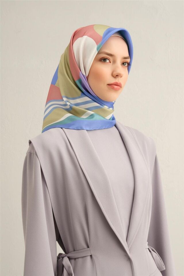Geometrik Desenli Saf İpek Sura Eşarp 9313D 56 Mavi̇