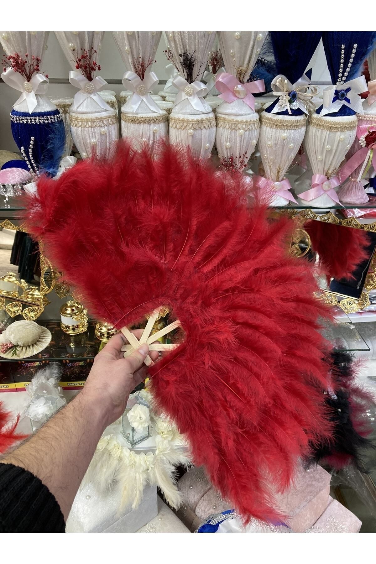 Kırmızı Tüylü Gelin Yelpazesi
