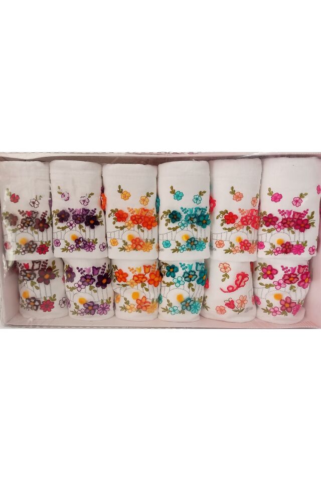 Fiesta Kadife  Taftink Nakışlı  Analı Kızlı  50 x 90 (6 Ad) 30 x 50 ( 6 Ad)   Beyaz Soft Havlu Seti Beyaz
