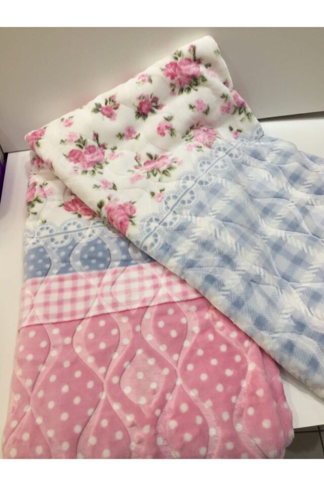 Wellsoft Çift Kişilik Battaniye 4 Kg - Cielo Güllü Mavi Pembe