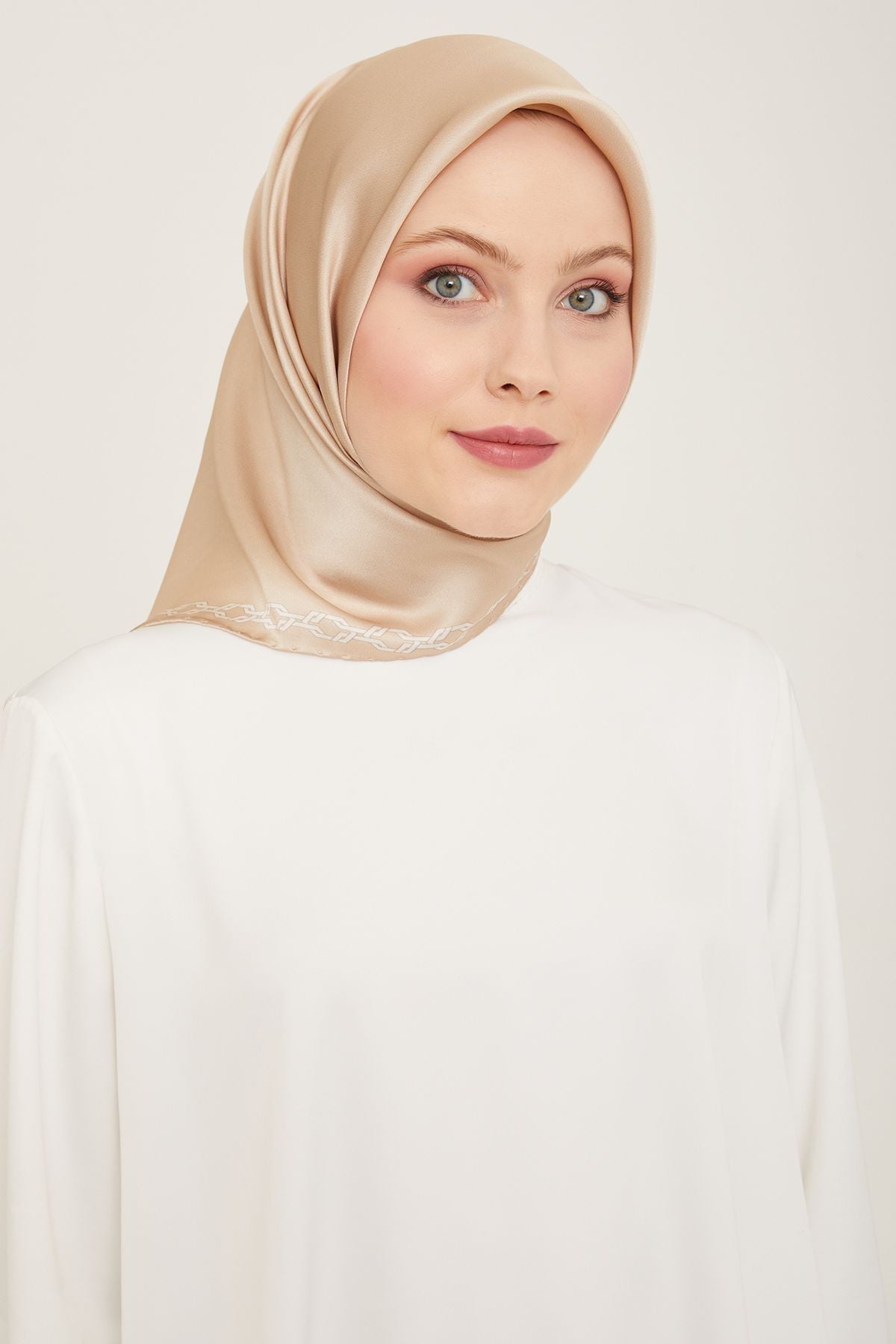 İPEK EŞARP 9154D (SURA) -02 - BEJ Bej