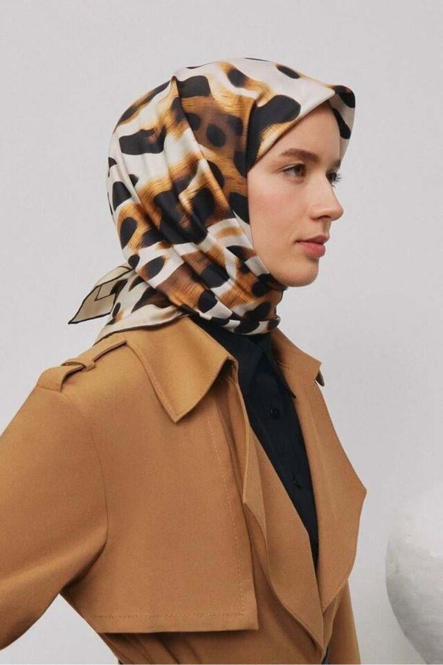 Siyah Karamel Leopar Desen Saf İpek Tivil Dokuma Eşarp-E25YA9320D02-34-KVS0673