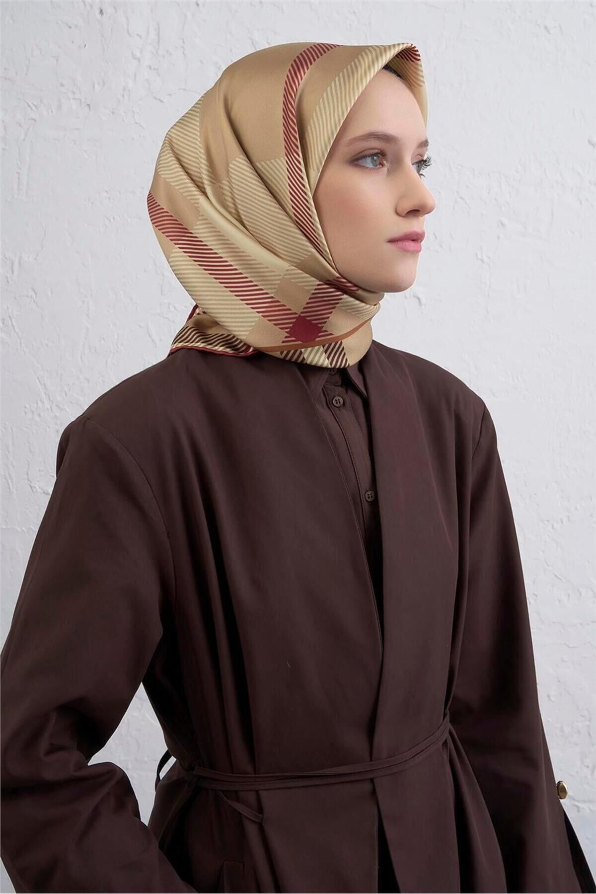 Geometrik Desenli Saf İpek Twill Eşarp 9418D 05 9418