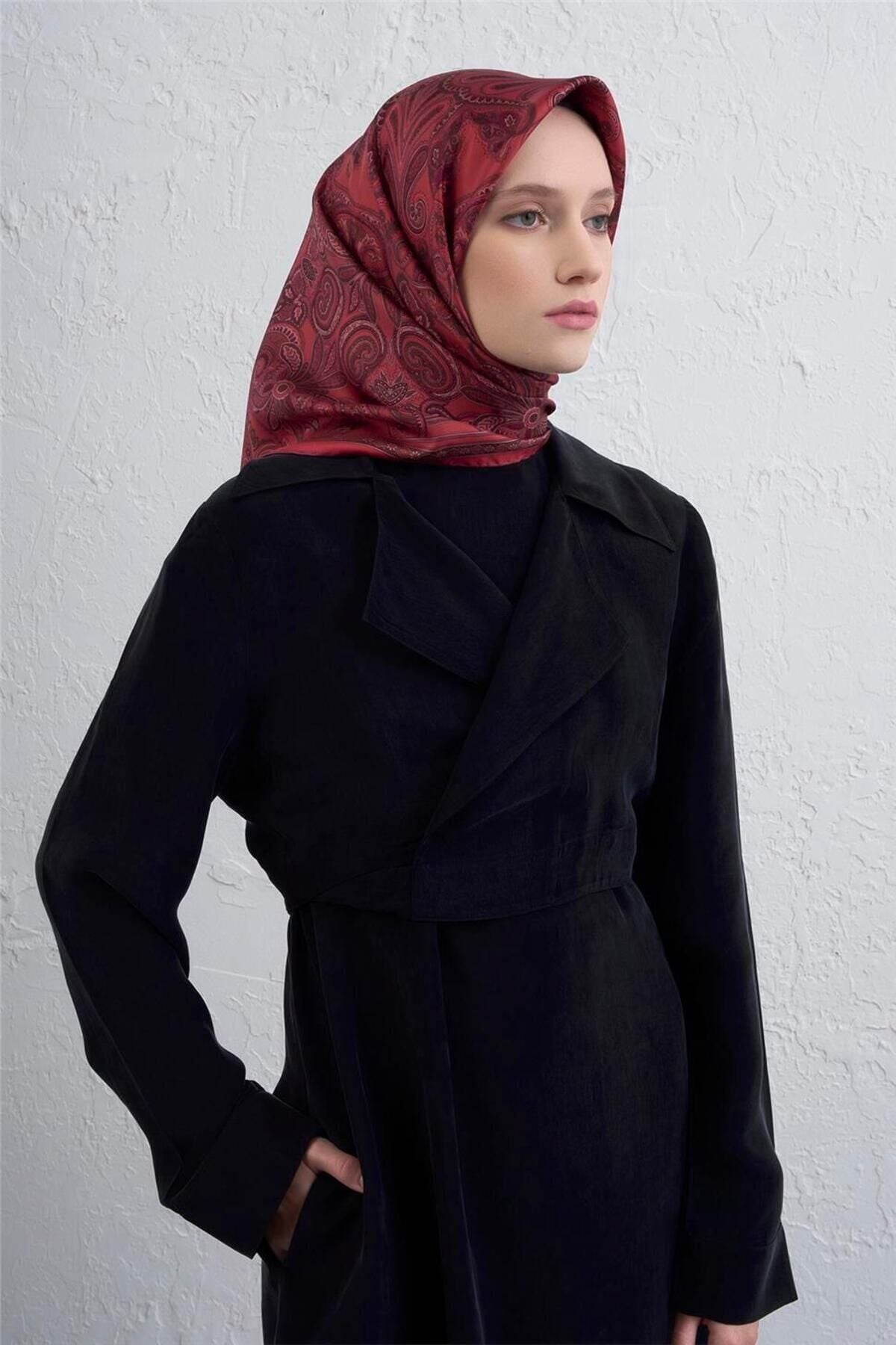 Etnik Desen Saf İpek Twill Eşarp 9421D 85 Kırmızı