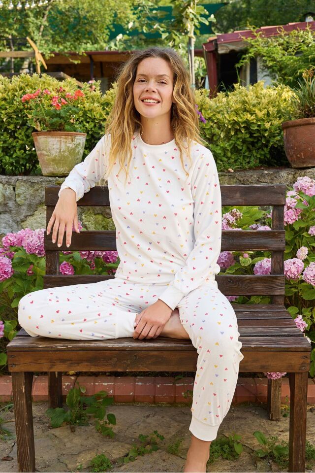Aydoğan Kadın Dar Kalıp Uzun Kollu Kadife Soft Cool Pijama Takımı Renkli Kalp Desenli Beyaz - XL