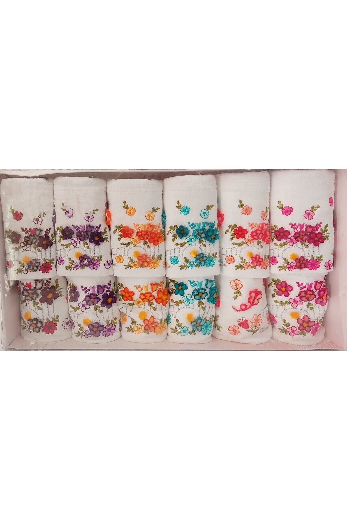 Fiesta Kadife  Taftink Nakışlı  Analı Kızlı  50 x 90 (6 Ad) 30 x 50 ( 6 Ad)   Beyaz Soft Havlu Seti